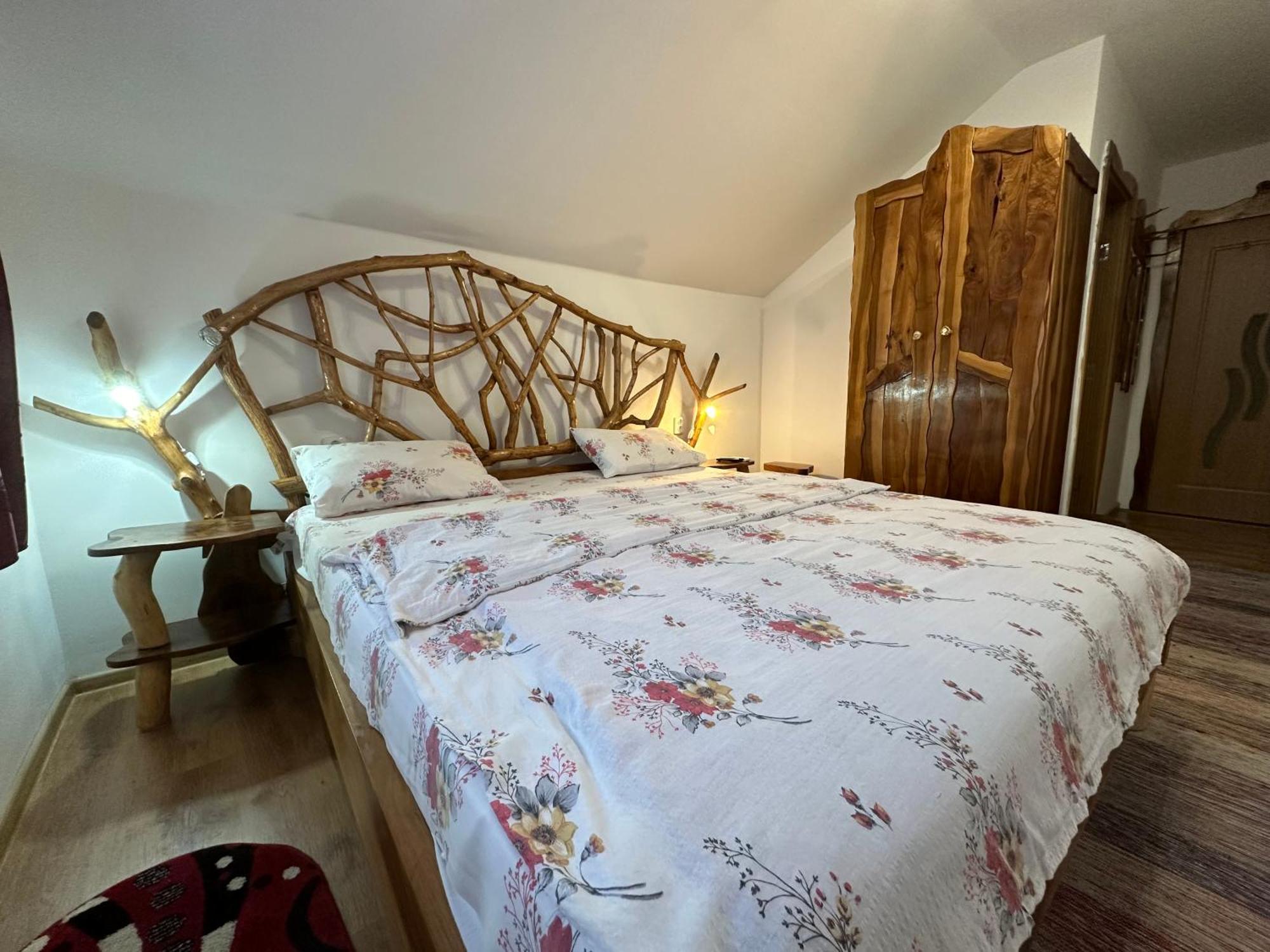Отель Casa Vlad Хацег Экстерьер фото
